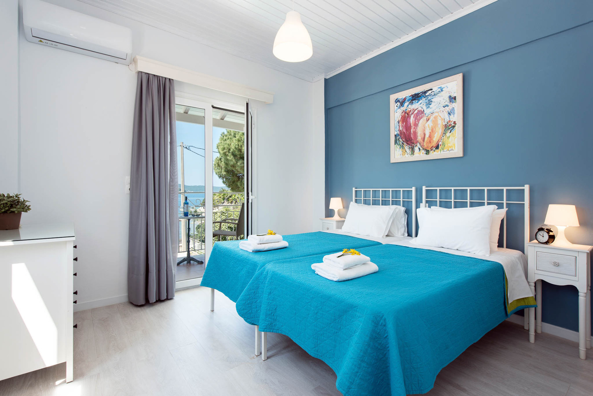 One Bedroom Apartment Sea View