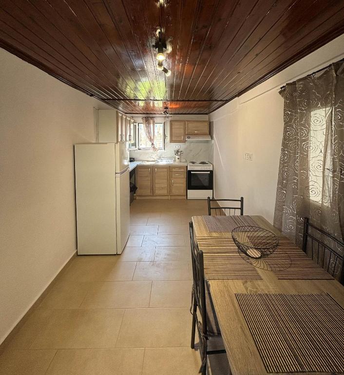 Antigone Apartments