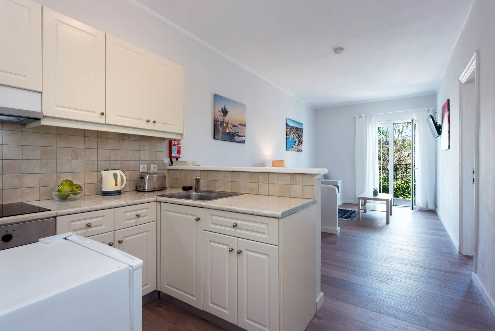 Balaris Apartments